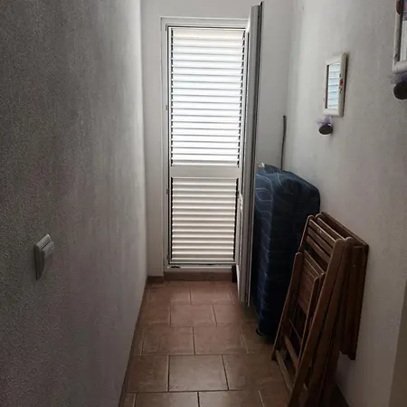 Lenka * Milna (Hvar)